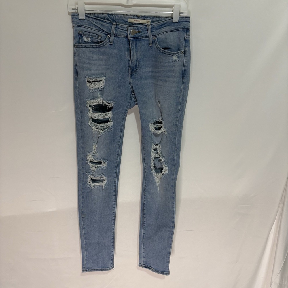 Levi's Jeans Women’s Size W27 711 Skinny Distressed Light Wash 5 Pocket